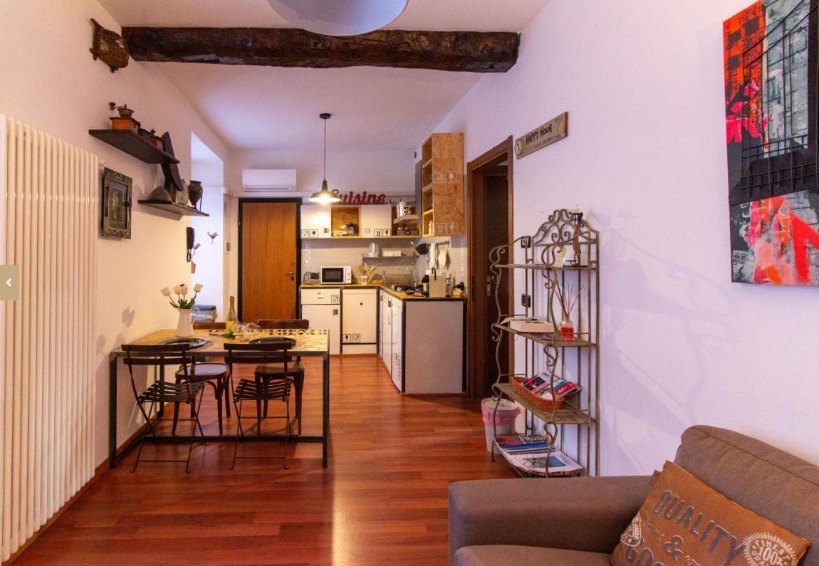 Piazza Volta Apartment كومو المظهر الخارجي الصورة